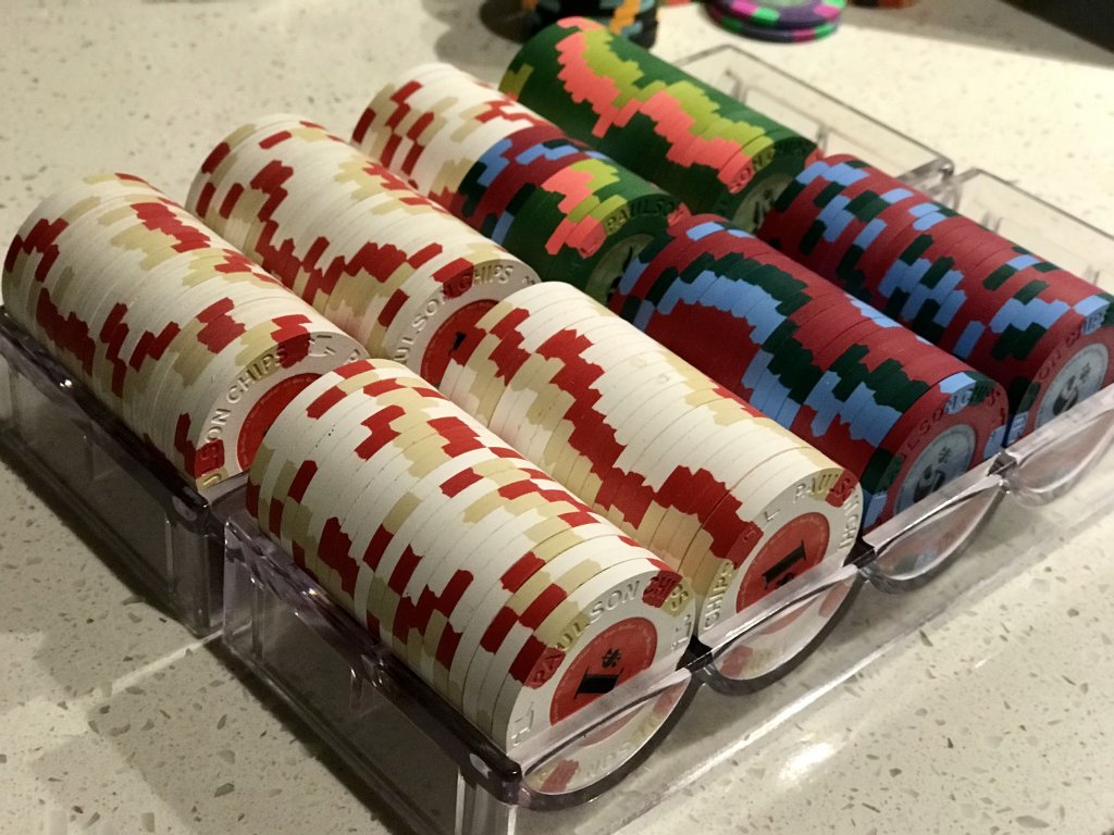 281565