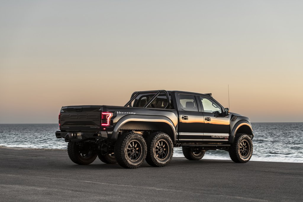 12-hennessey-velociraptor-6x6.jpg