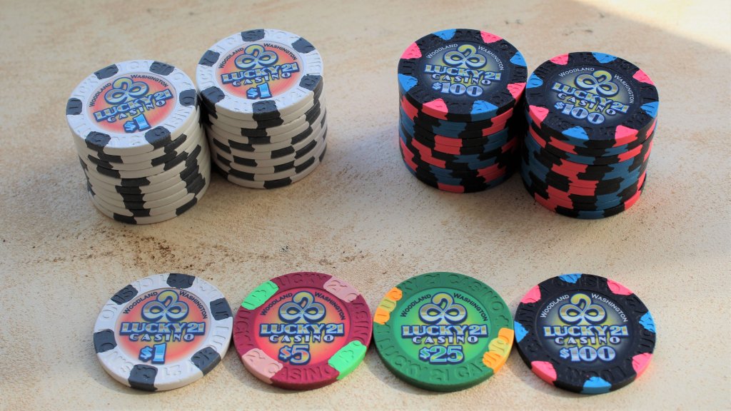 12 Lucky 21 Casino # 01.JPG