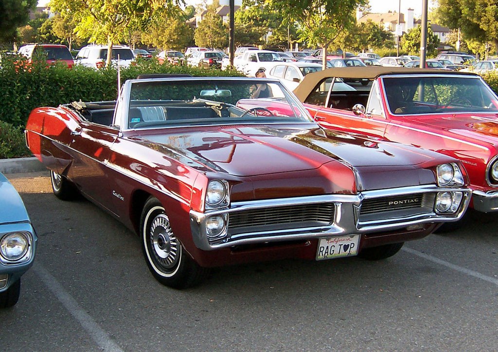 1200px-1967_Pontiac_Catalina.JPG