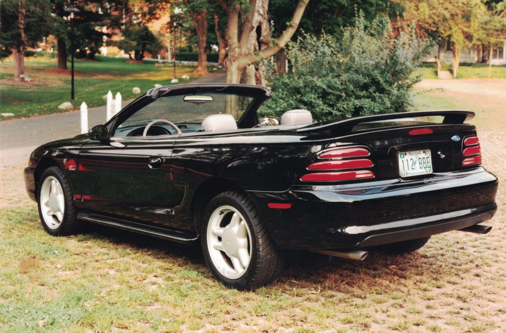 1994 Ford Mustang GT.jpg