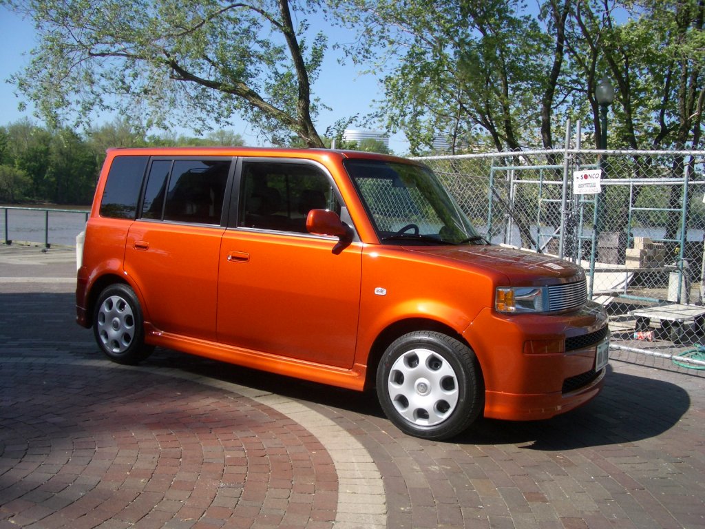 2004 Scion xB #1016..JPG