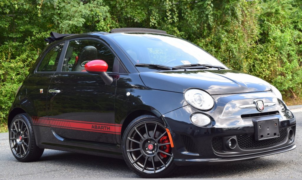 2013 Fiat 500C Abarth exterior.jpg