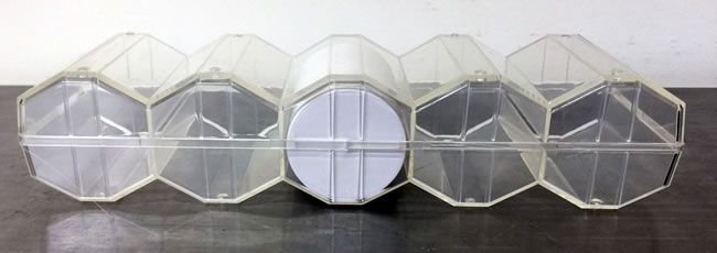 43mm_acrylic_chip_rack_with_cover.jpg