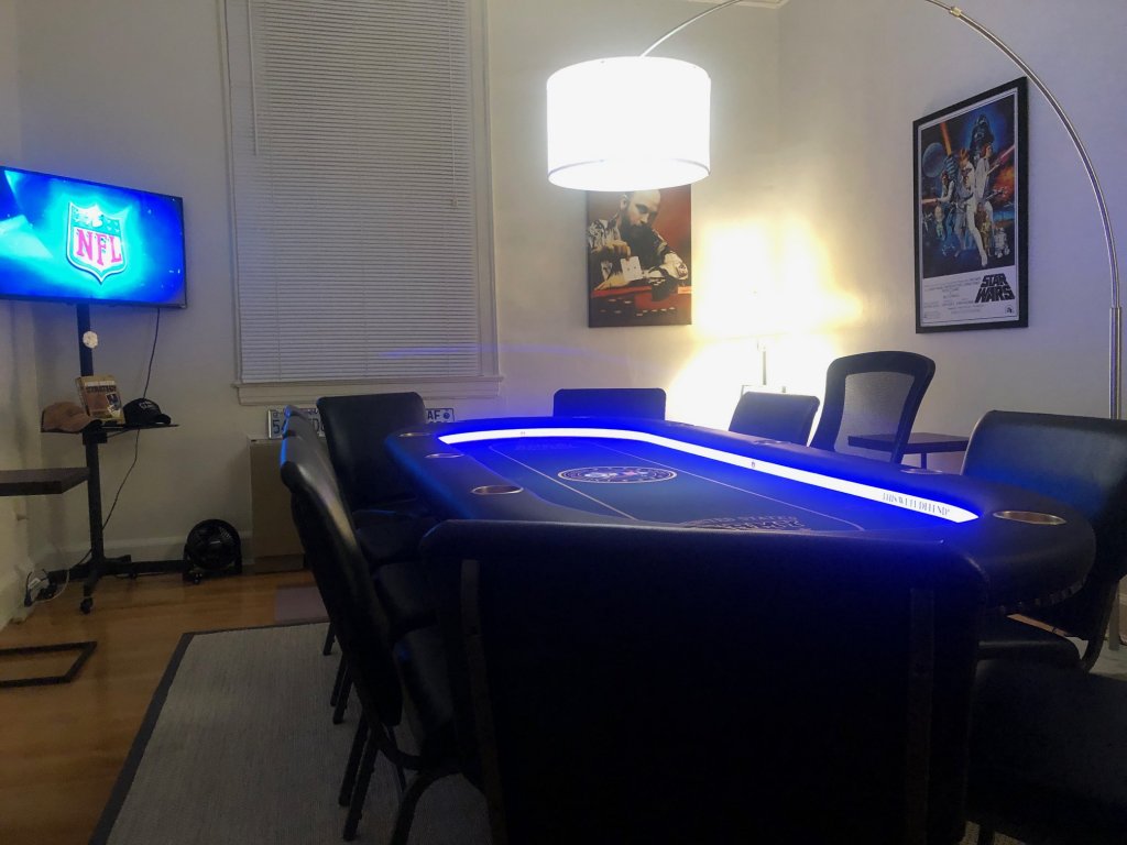 Light up deals poker table