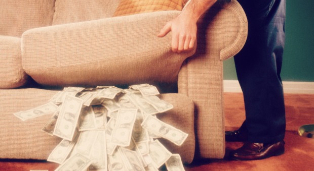 54ff68d3c722a-money-couch-orig-master-1.jpg