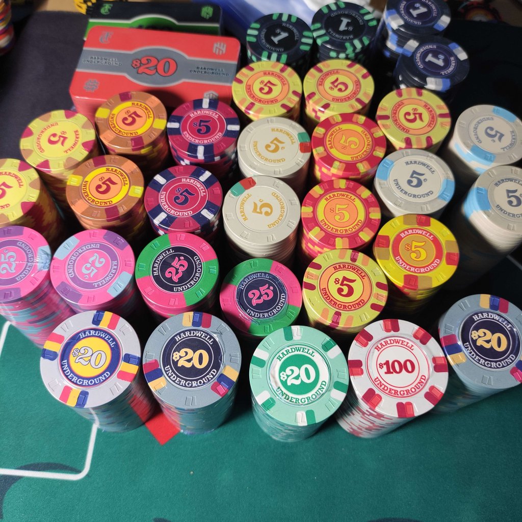 $5s and 5¢ plus 25¢ $1 $20 01.jpeg