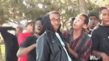 70519c4e8068c5415696e37be2cf4de9.gif