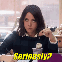 aubrey-plaza-plaza.gif