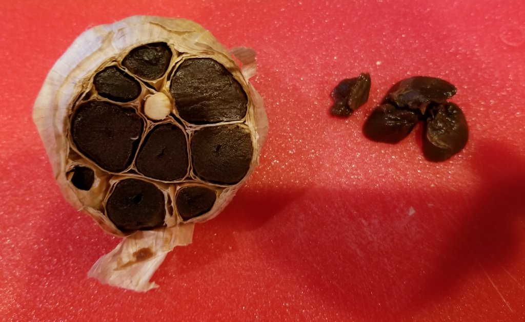 BlackGarlic2.jpg