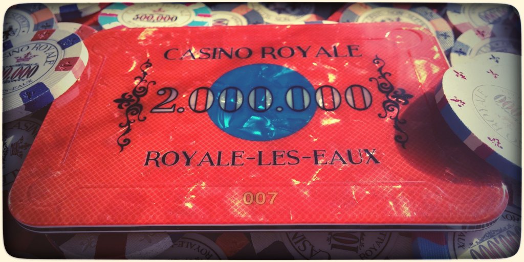 Classic Poker Chips - Casino Royale (Royale-Les-Eaux) - HU set ~ 08.jpg