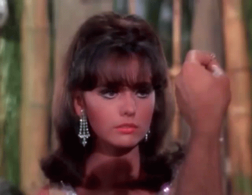 dawn-wells-mary-ann-summers.gif