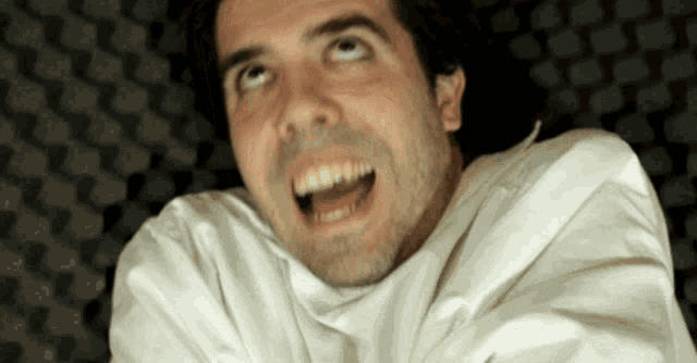 E9DDBA5E-AF39-41FB-A887-E59BA5A5C60B.gif
