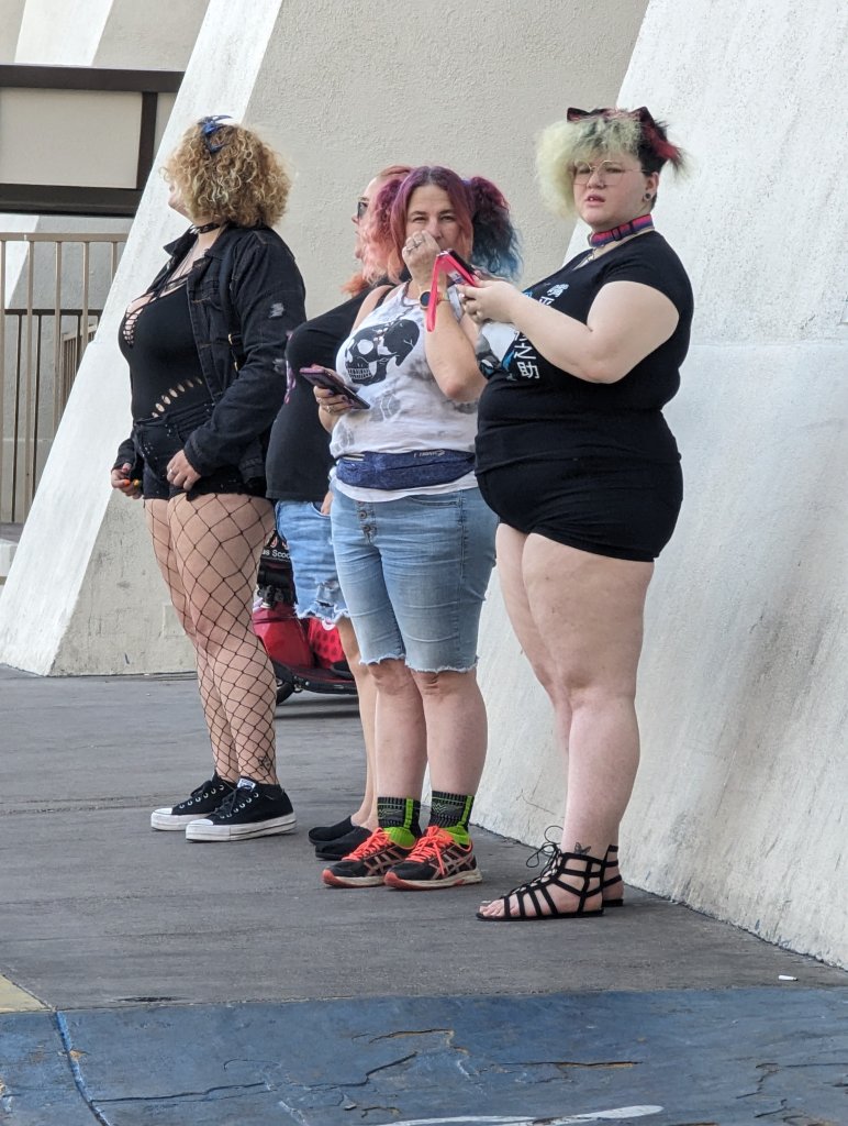 Hot girls.jpg