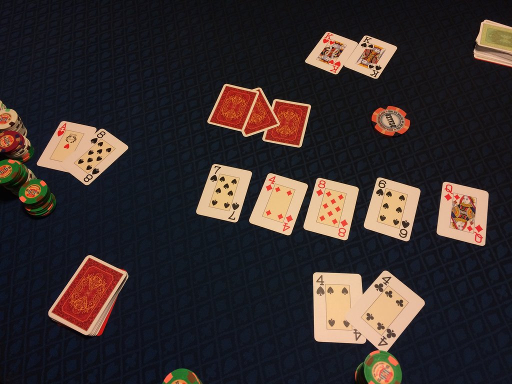 Poker 4 Of A Kind Vs Full House