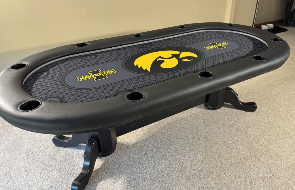 Iowa-Hawkeye-Poker-Table.jpg