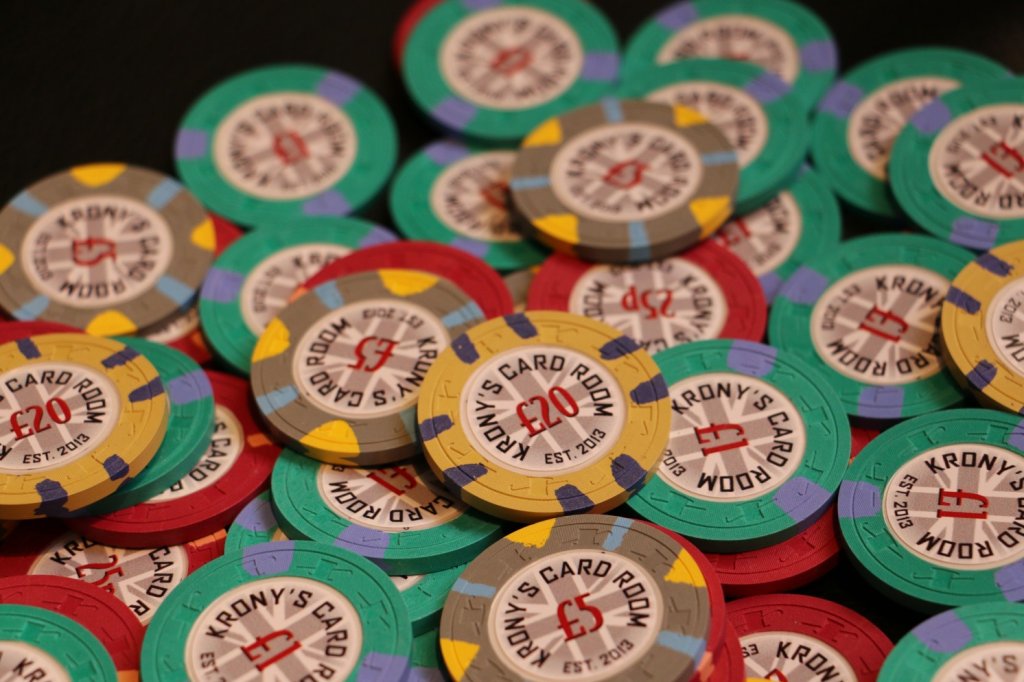 kronys-card-room1.jpg