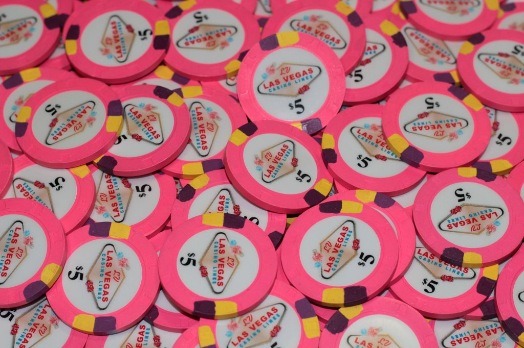 las-vegas-casino-lines-3.jpg