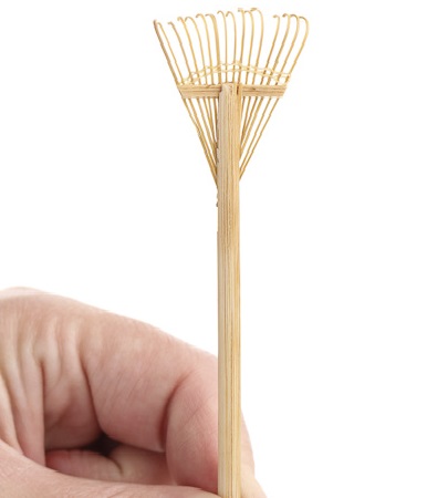 miniature_bamboo_garden_rake_3.jpg