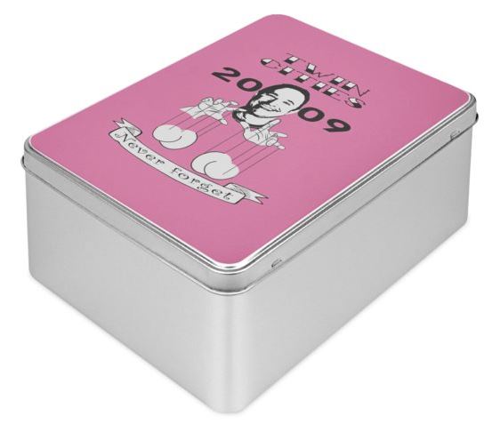 Nooker biscuit tin.JPG