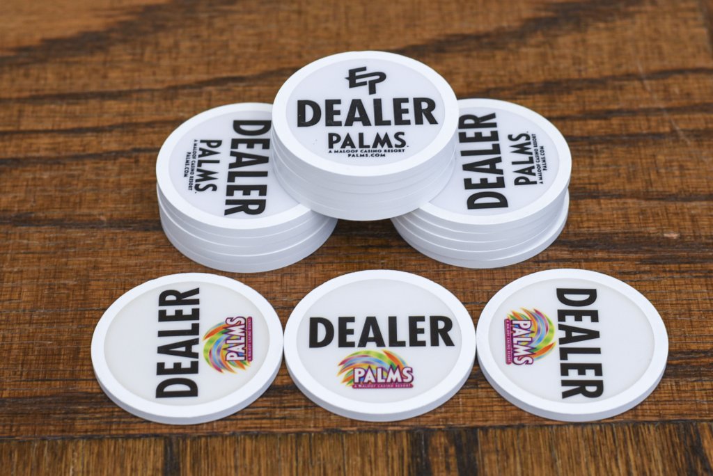 palms-dealer-buttons_001.jpg