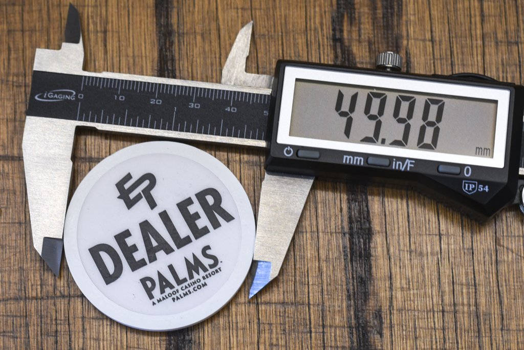 palms-dealer-buttons_003.jpg