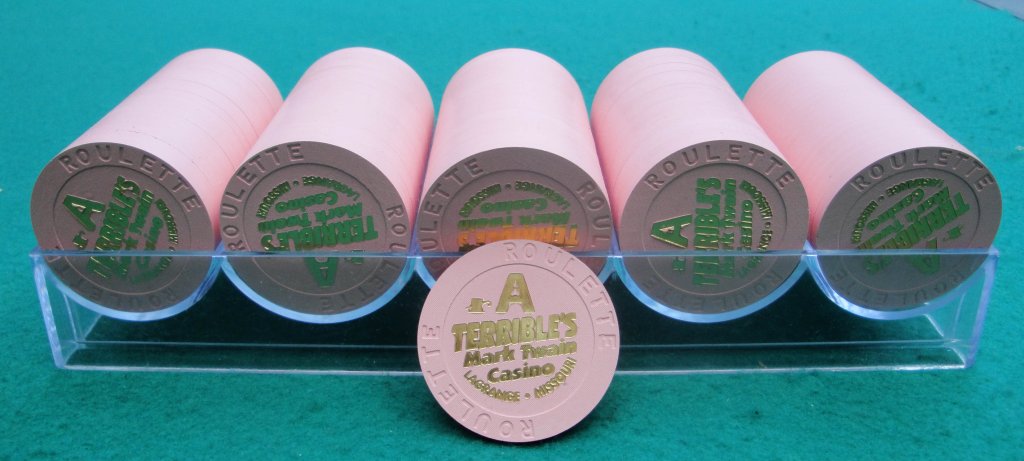 Paulson Terrible's Mark Twain Casino (Lagrange, MO) - Roulette chips set ~ 07.JPG