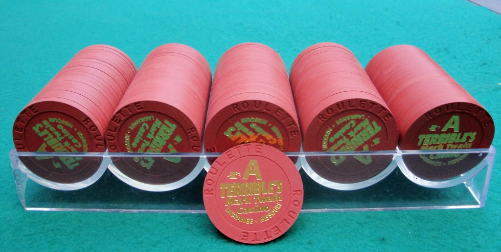 Paulson Terrible's Mark Twain Casino (Lagrange, MO) - Roulette chips set ~ 08.JPG