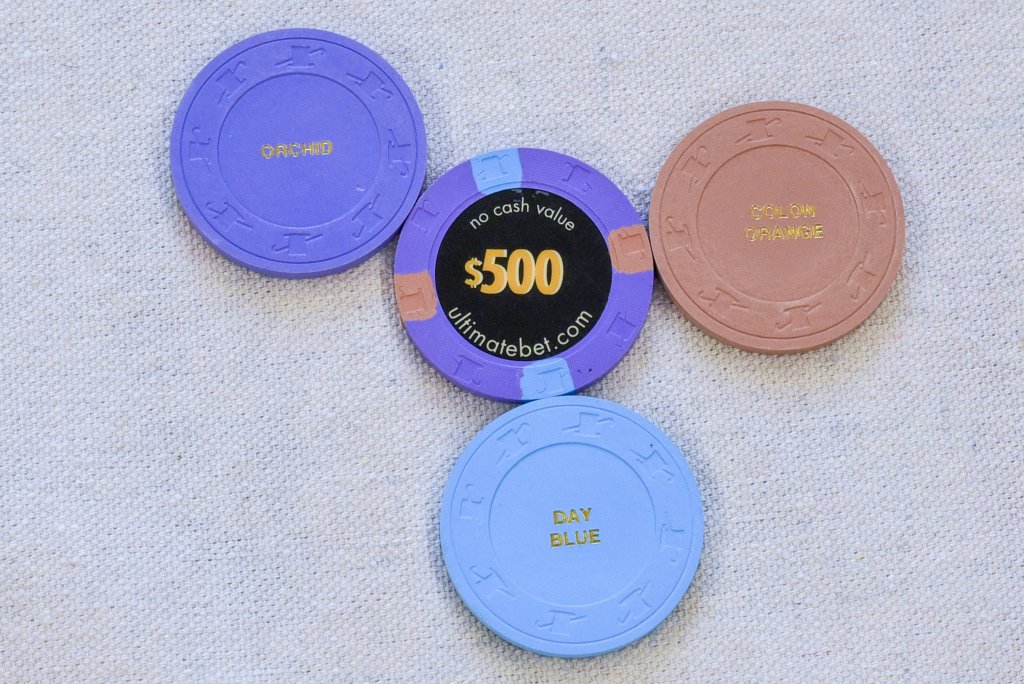 paulson-ultimate-bet-2400-chip-set_023.jpg