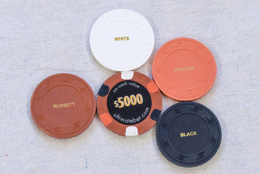 paulson-ultimate-bet-2400-chip-set_025-jpg.765129
