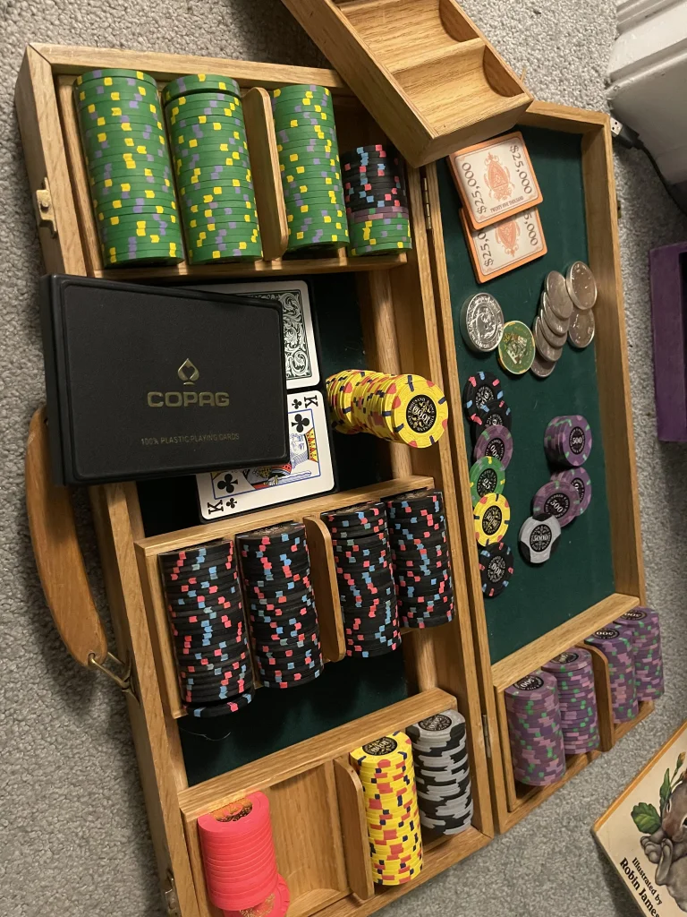 poker chips.webp