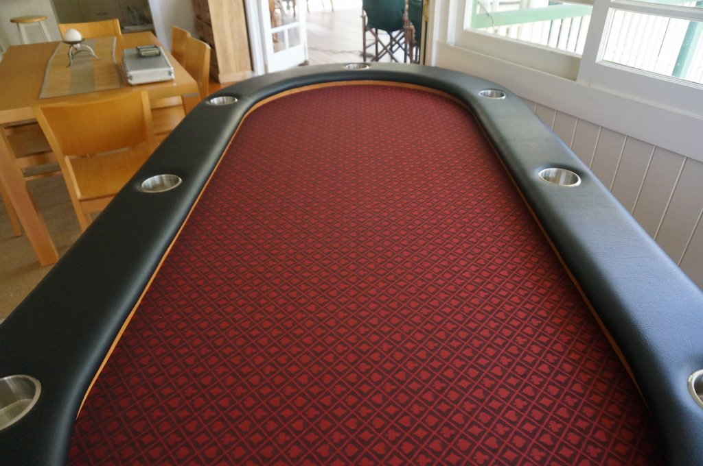 Poker Table 2.JPG