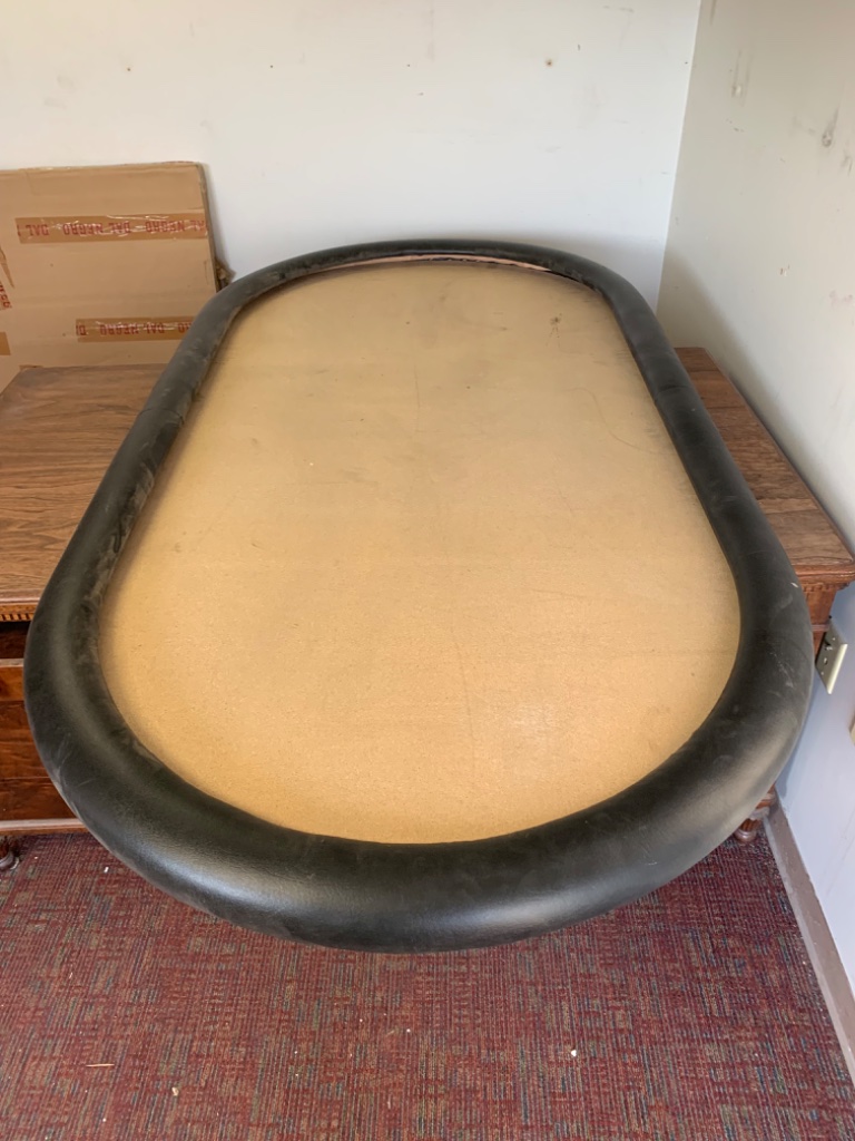 Poker Table b.jpeg