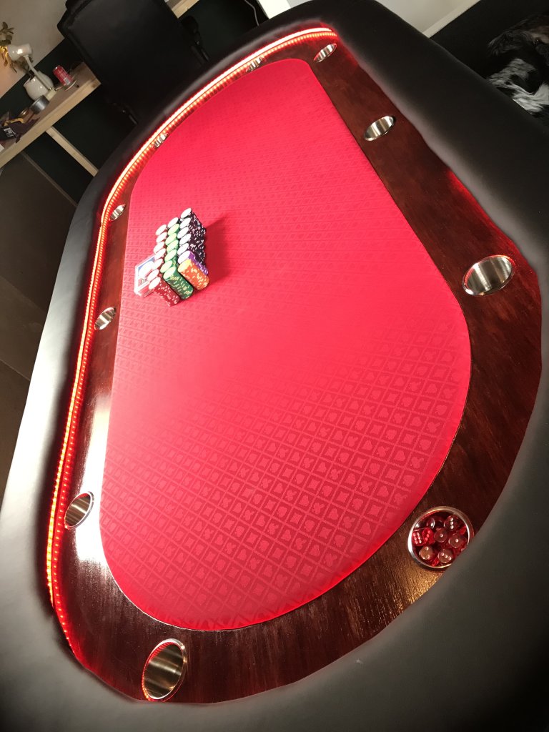 Pokertafel.jpg