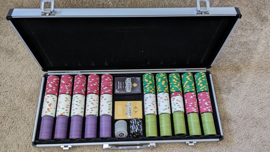 600 Showdown Poker Chip Set in an Aluminum Case, CPSD-600ALC