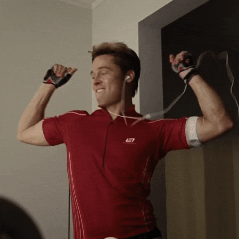 Q8IYWnnogTYM5T6Yo0.gif