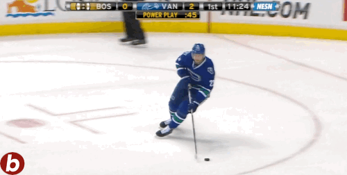 TallSandyAracari.gif