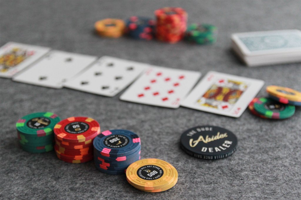 the-dude-abides-poker-chips-008.jpg