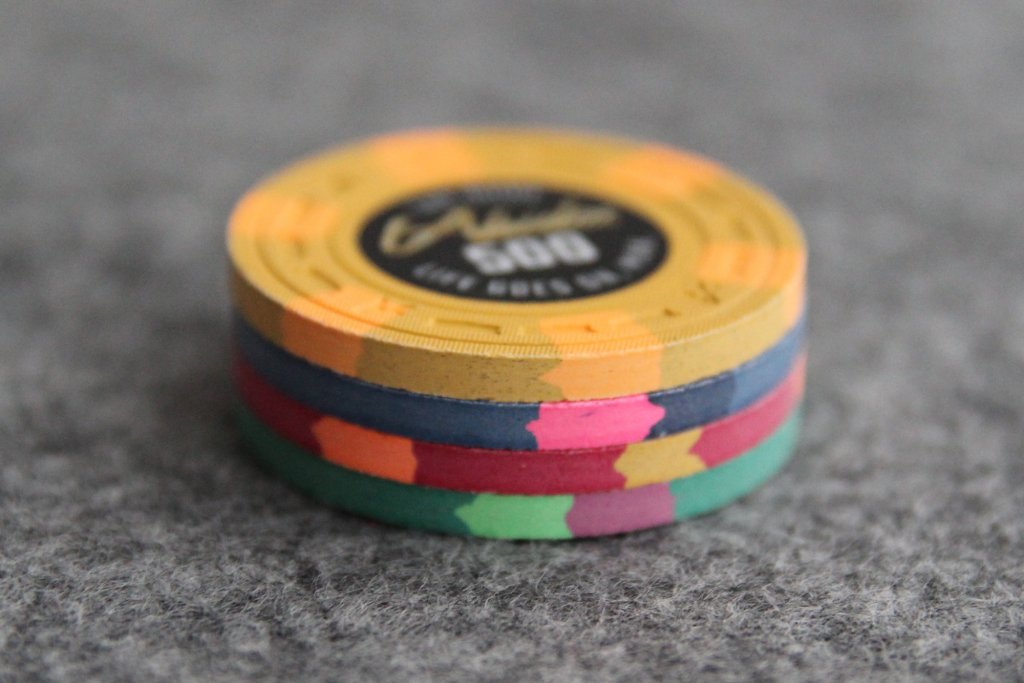 the-dude-abides-poker-chips-010.jpg