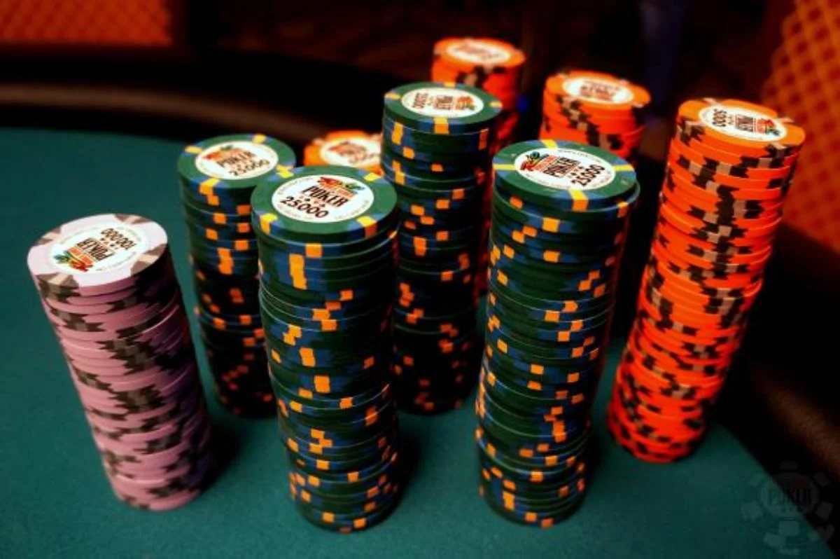 WSOP-Main-Event-Chip-Set-1200x798.webp