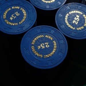 Custom 25¢ chips on ex-starburst Royal Blues