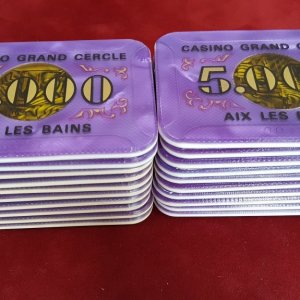 20 plaques
