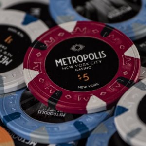 Metropolis | $5 Front