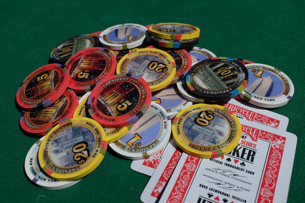 $1 / $5 / $20 / $100s