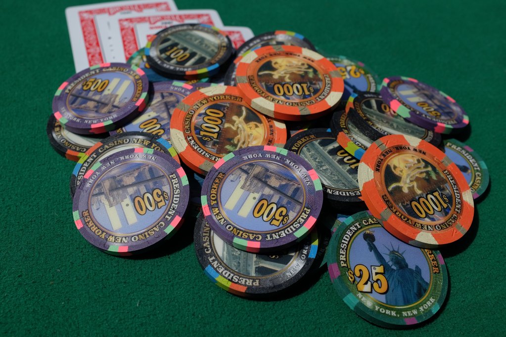 $25s / $100s / $500p / $1,000s