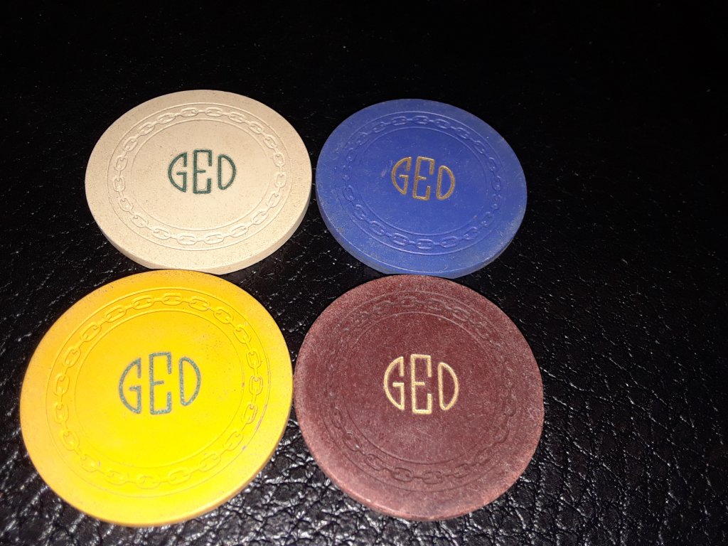 741 Chips - GEO - Hunt Co Chain Mold MD-40, Close-up