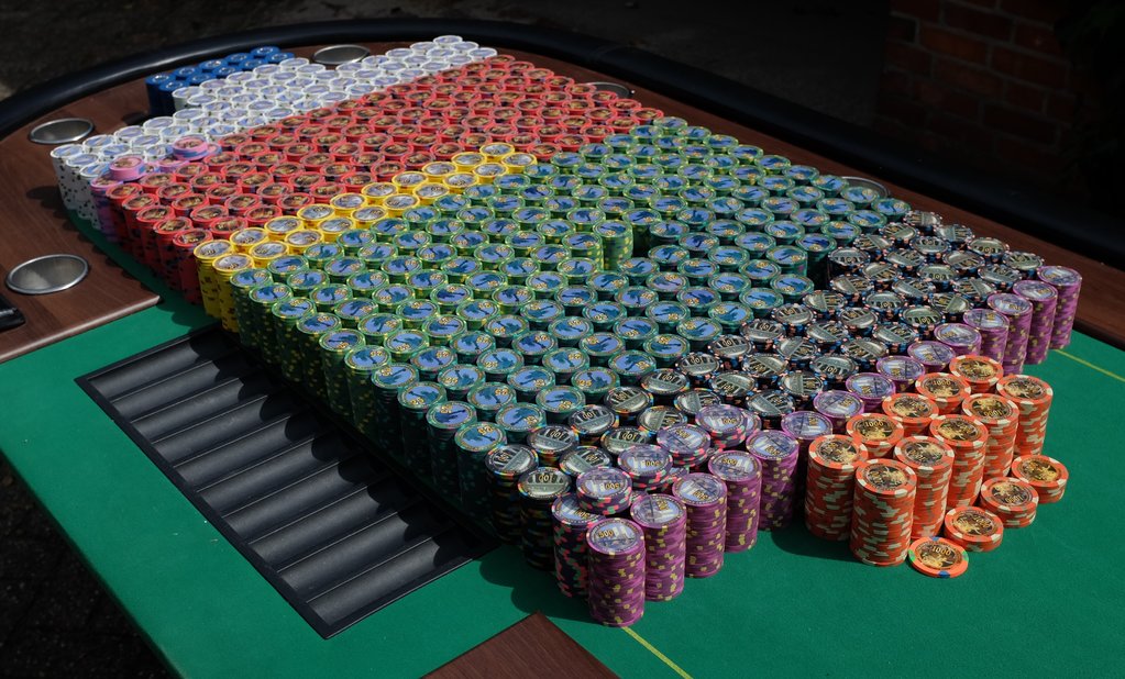 8,078 President Casino New Yorker chips