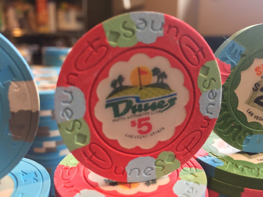 Dunes $5 Close up