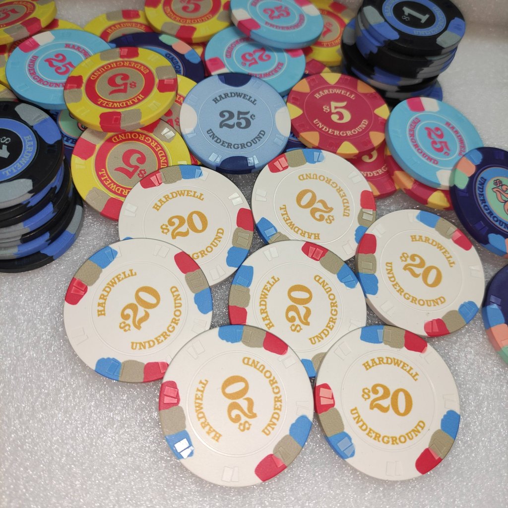 Mixed Cash Pile white $20 43mm.jpeg