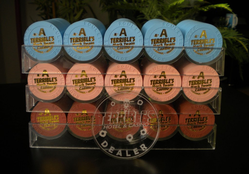 Paulson Terrible's Mark Twain Casino (Lagrange, MO) - Roulette chips set